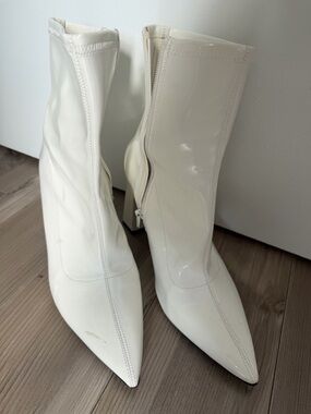 White Patent Pointed Toe Ankle Boots Block Heel 3.5” Zip Up Size 12M